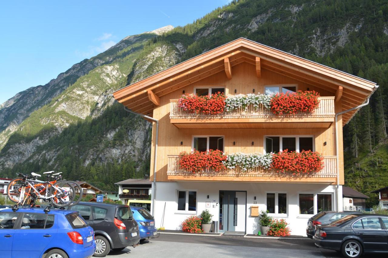 Pension Alpenblick Steeg Exterior photo