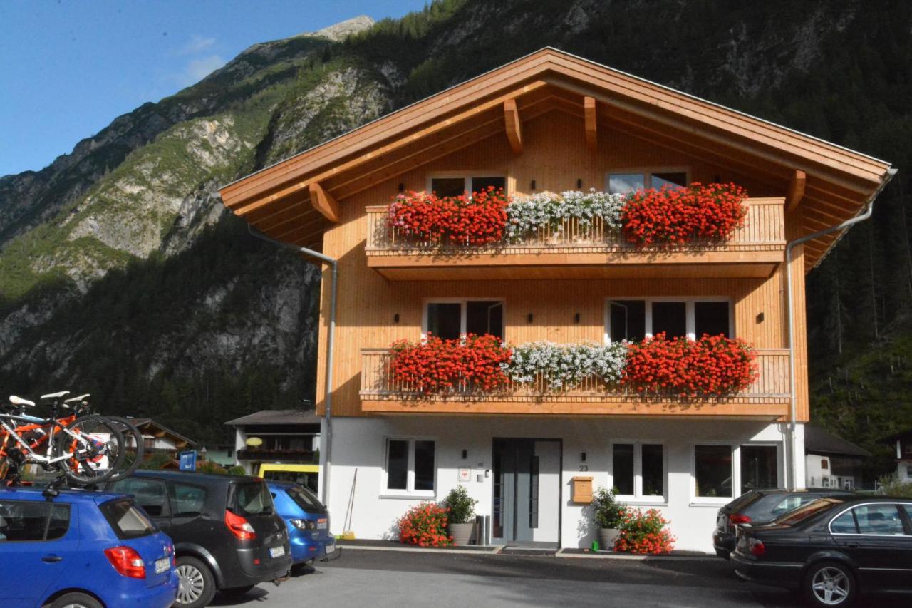 Pension Alpenblick Steeg Exterior photo