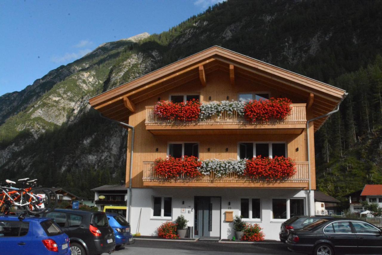 Pension Alpenblick Steeg Exterior photo